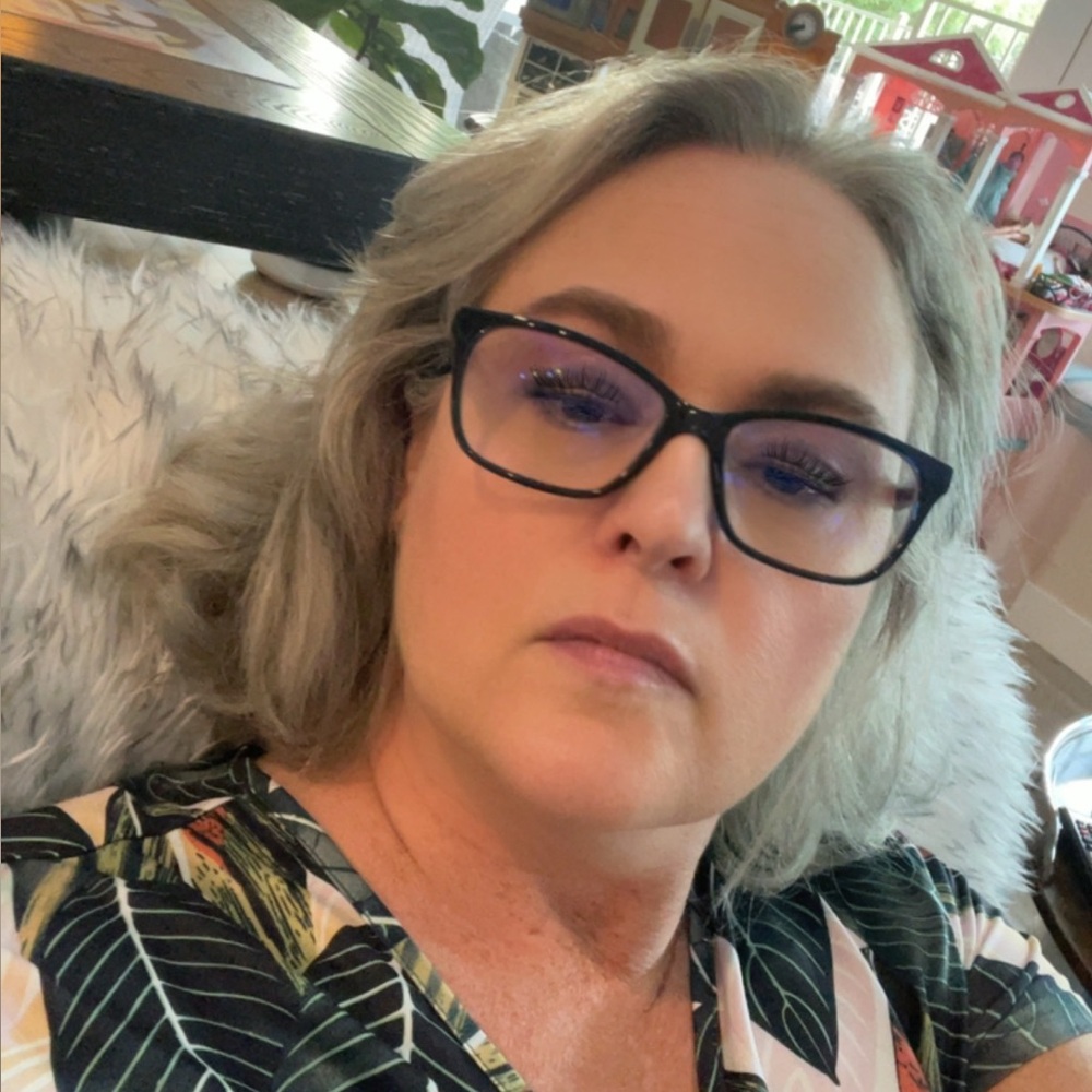 Meet your Posher, Tracy